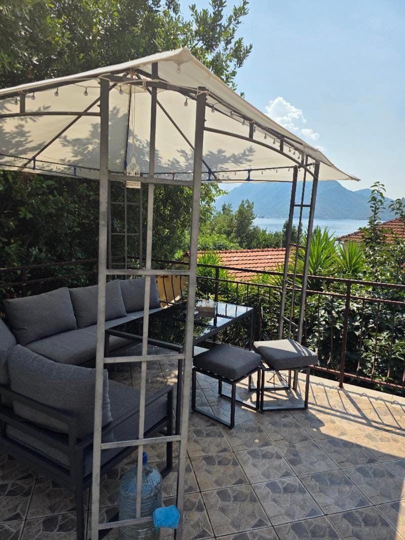 Seating area, Sea view