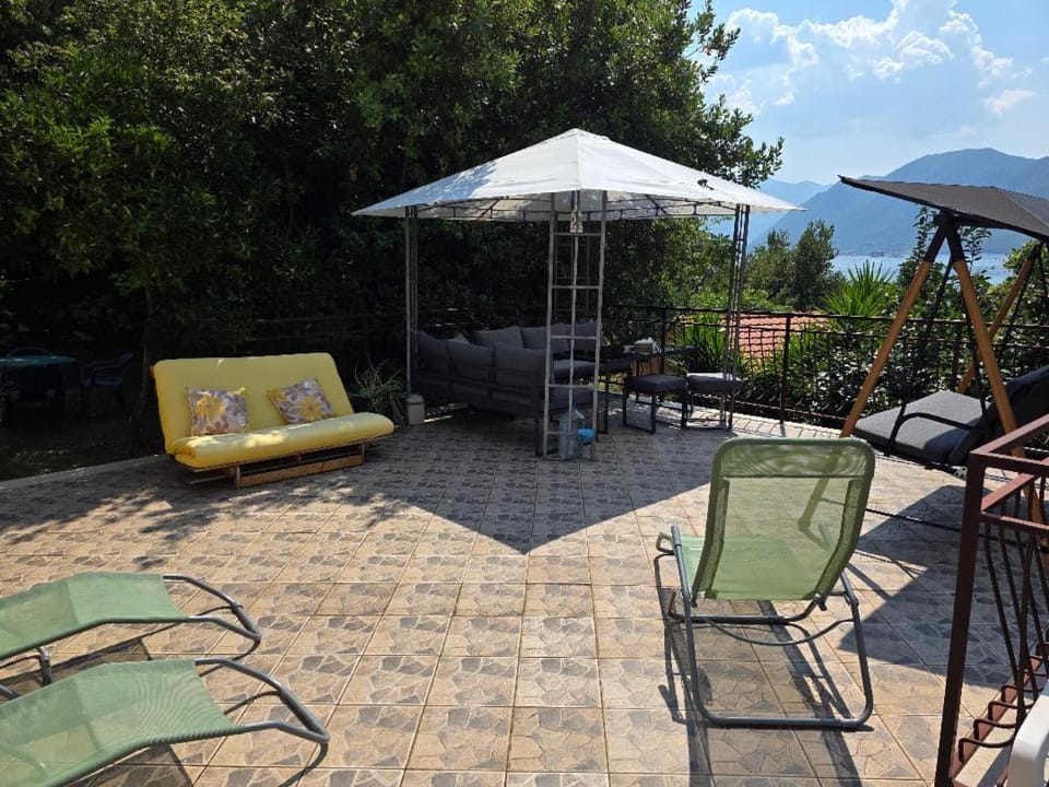 Seating area, Garden view