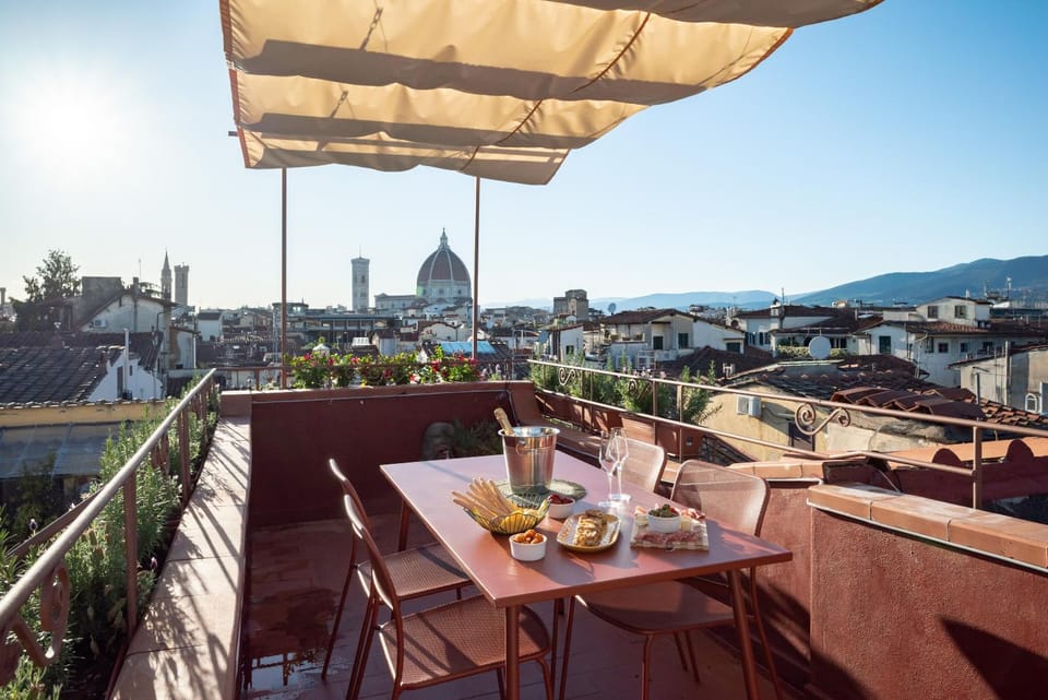 View (from property/room), Balcony/Terrace, City view
