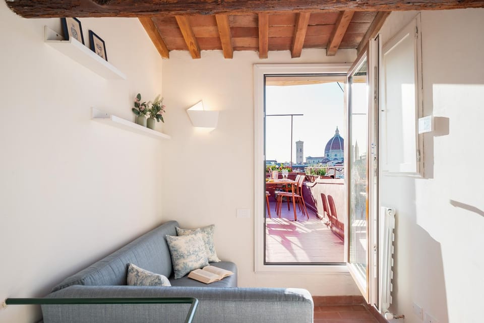 View (from property/room), Balcony/Terrace, Balcony/Terrace, Living room