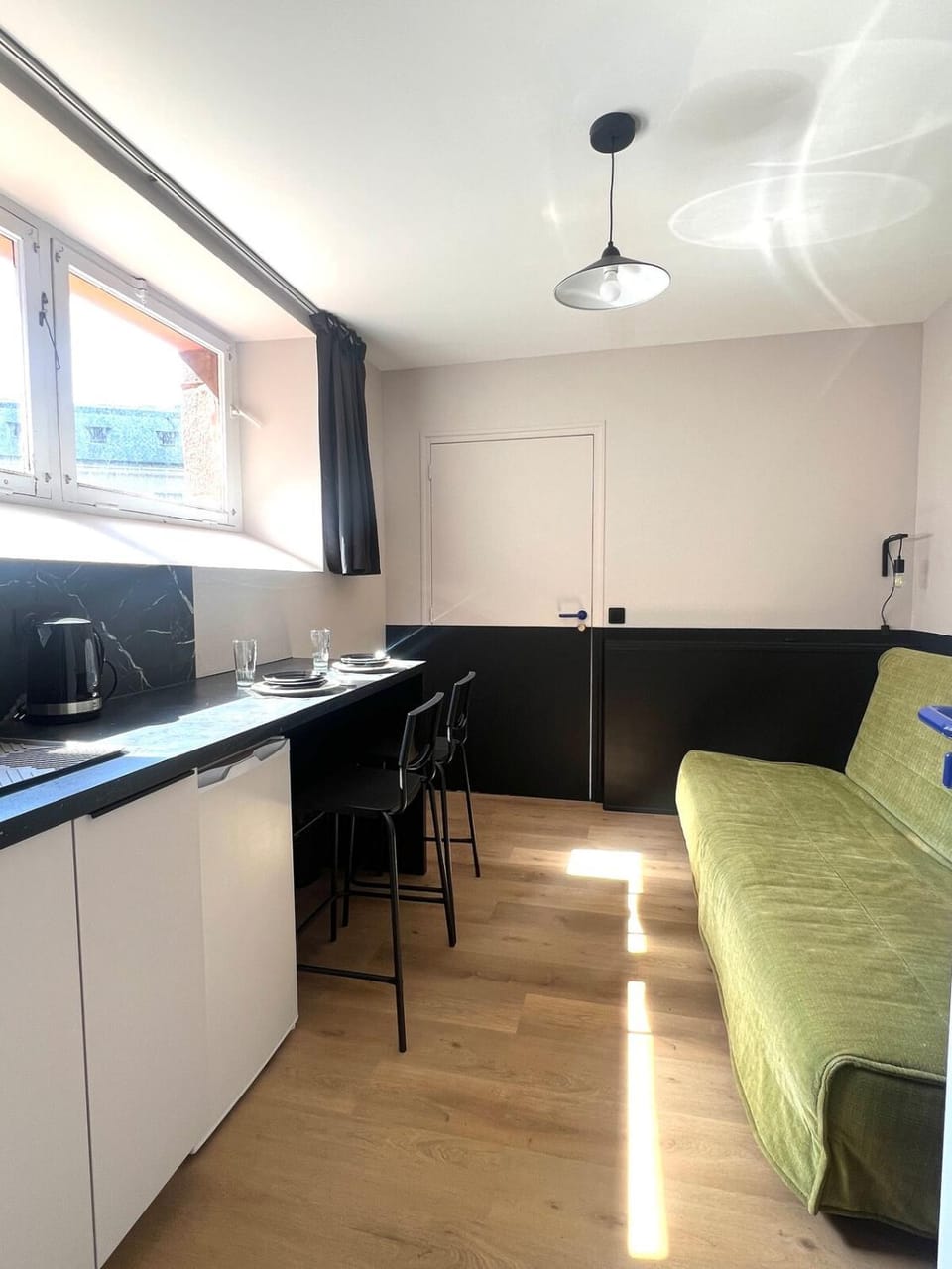 Living room, Dining area