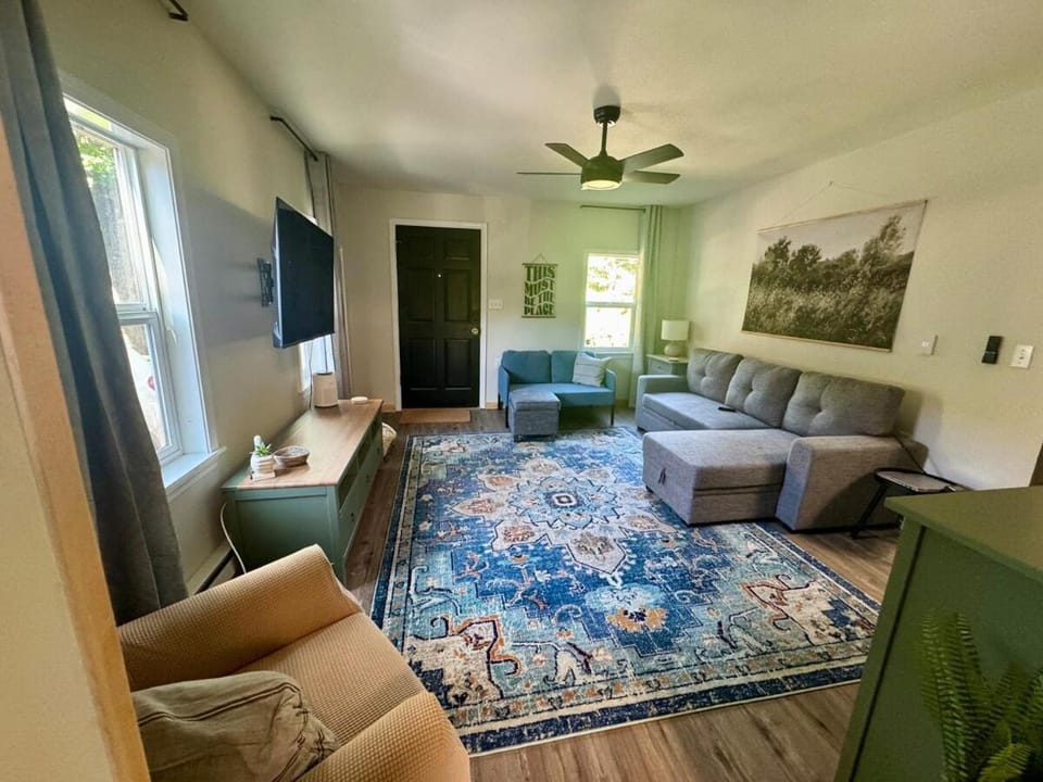 Bed, Living room