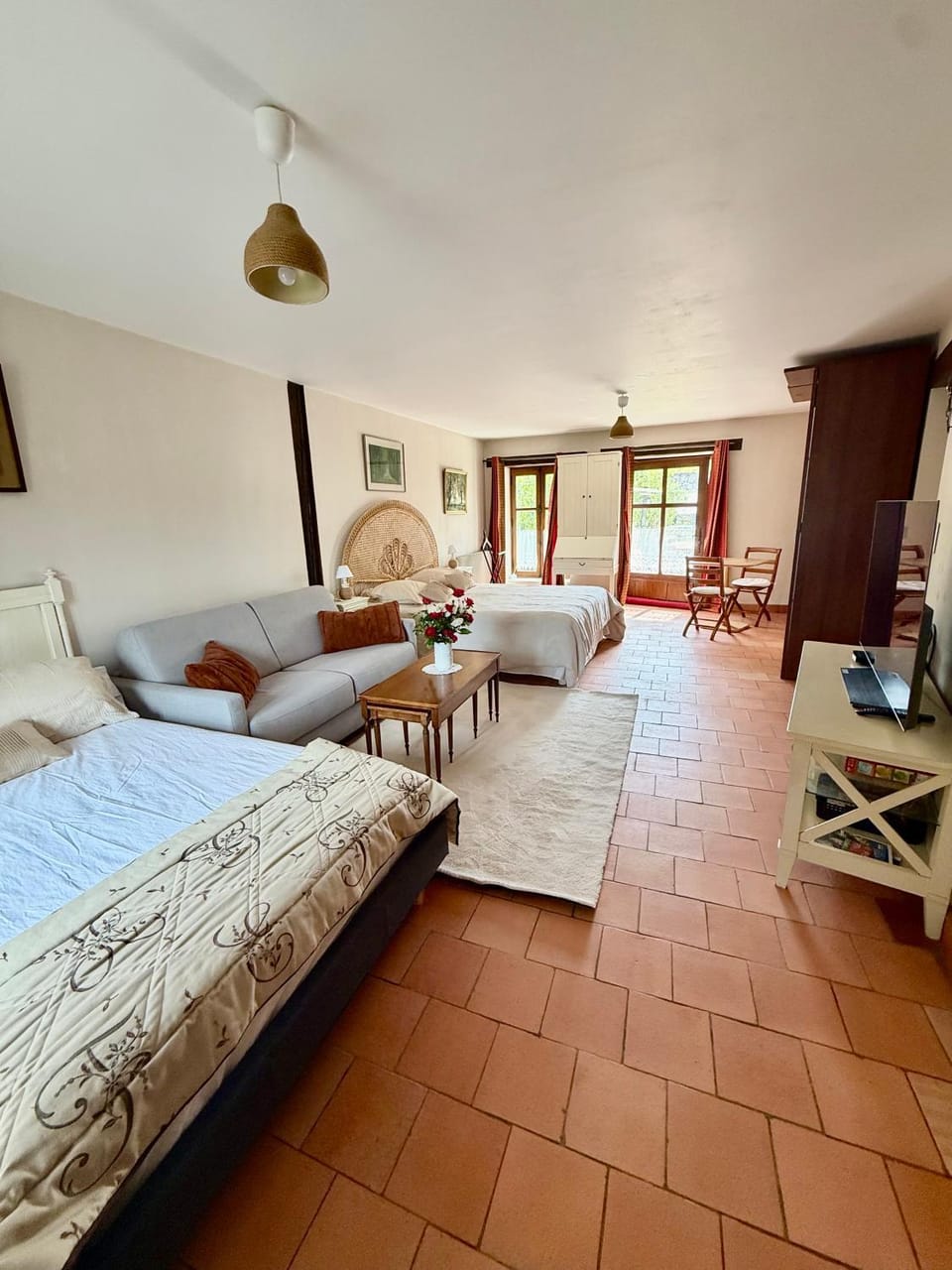 Nid douillet, grande piscine et voie verte Bed and Breakfast in Centre-Val de Loire