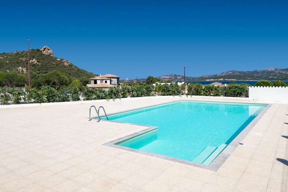 Day, Natural landscape, Mountain view, Pool view, Swimming pool, Swimming pool, sunbed