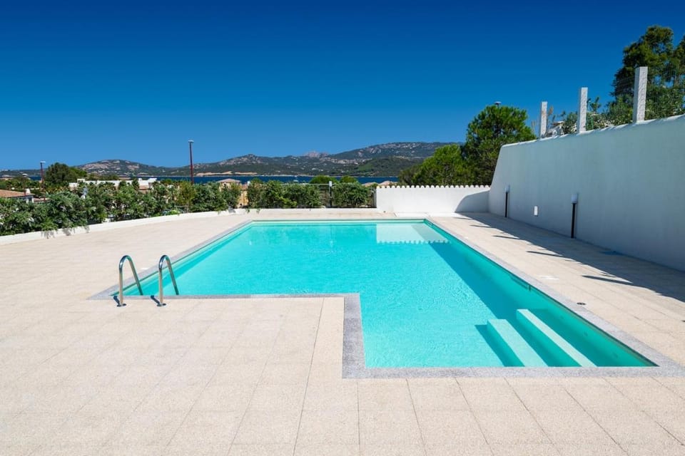 Day, Pool view, Swimming pool, Swimming pool, sunbed
