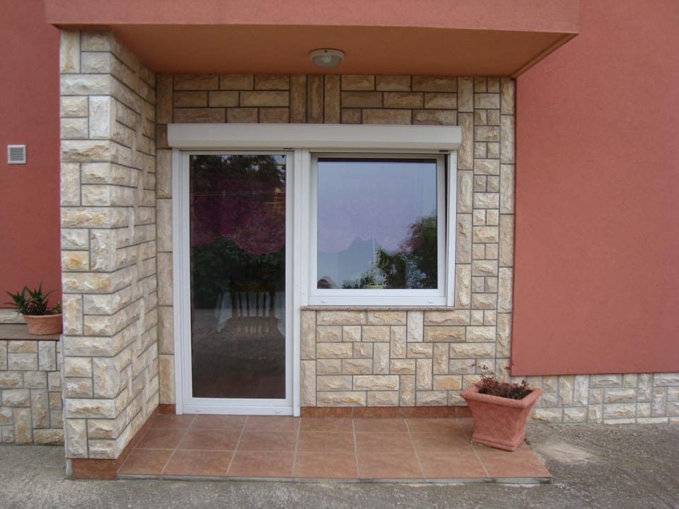 Apartment & Apartment Studio Deželjin Apartment in Lika-Senj County