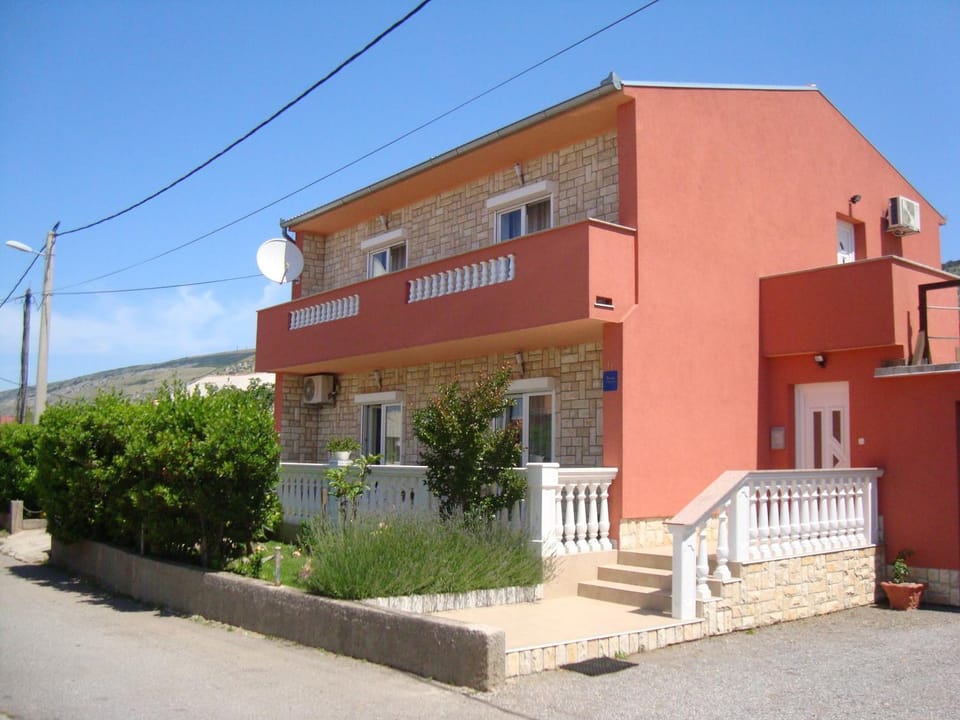 Apartment & Apartment Studio Deželjin Apartment in Lika-Senj County