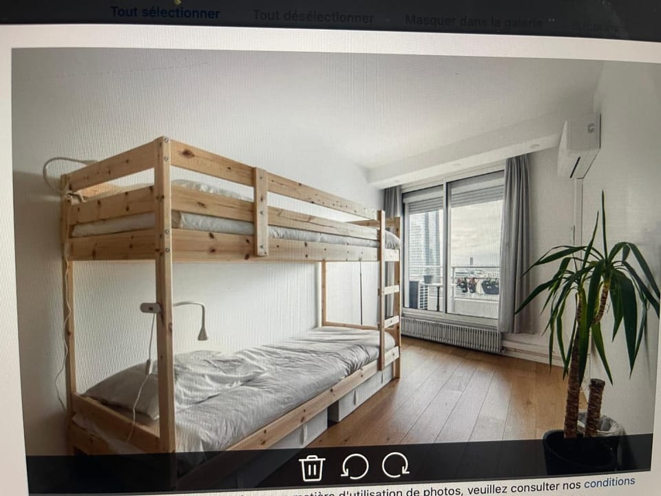 Bedroom, bunk bed