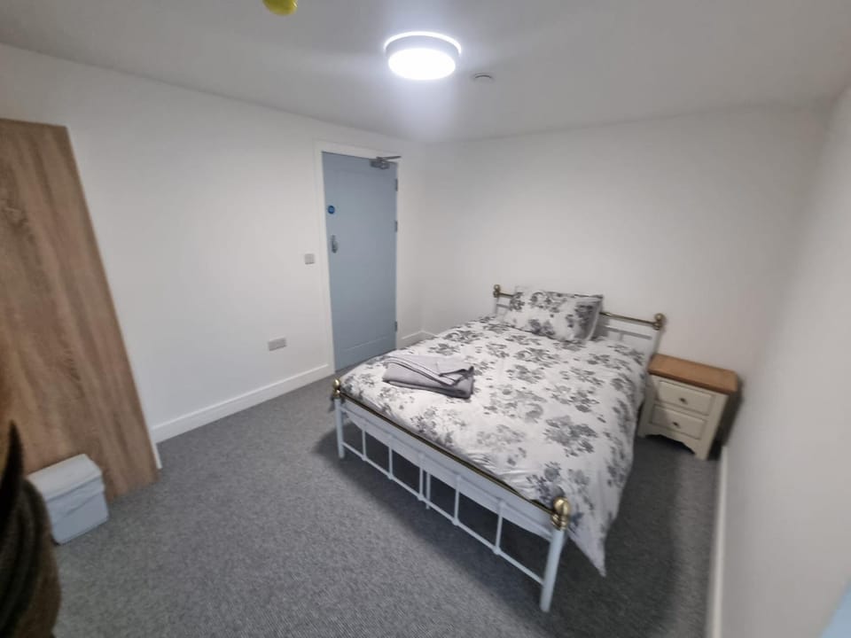 Tanerdy - Professional units with shared communal areas Vacation rental in Carmarthen