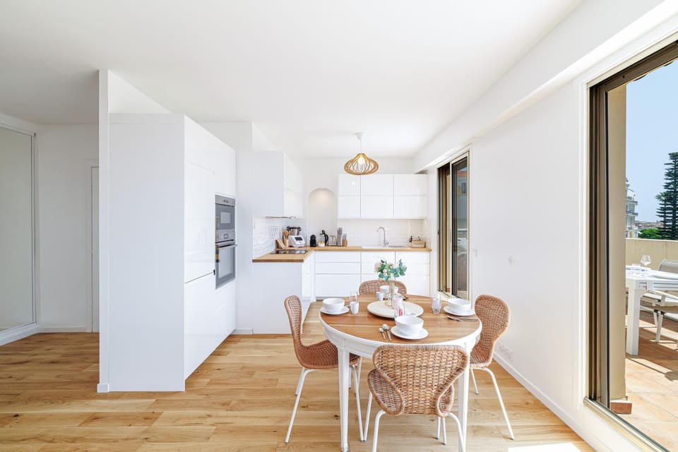 Coffee/tea facilities, Balcony/Terrace, Dining area, dishwasher, stove, kitchen