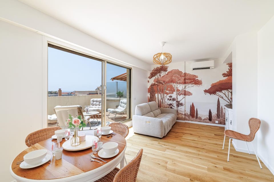 Balcony/Terrace, Living room, Dining area, air conditioner