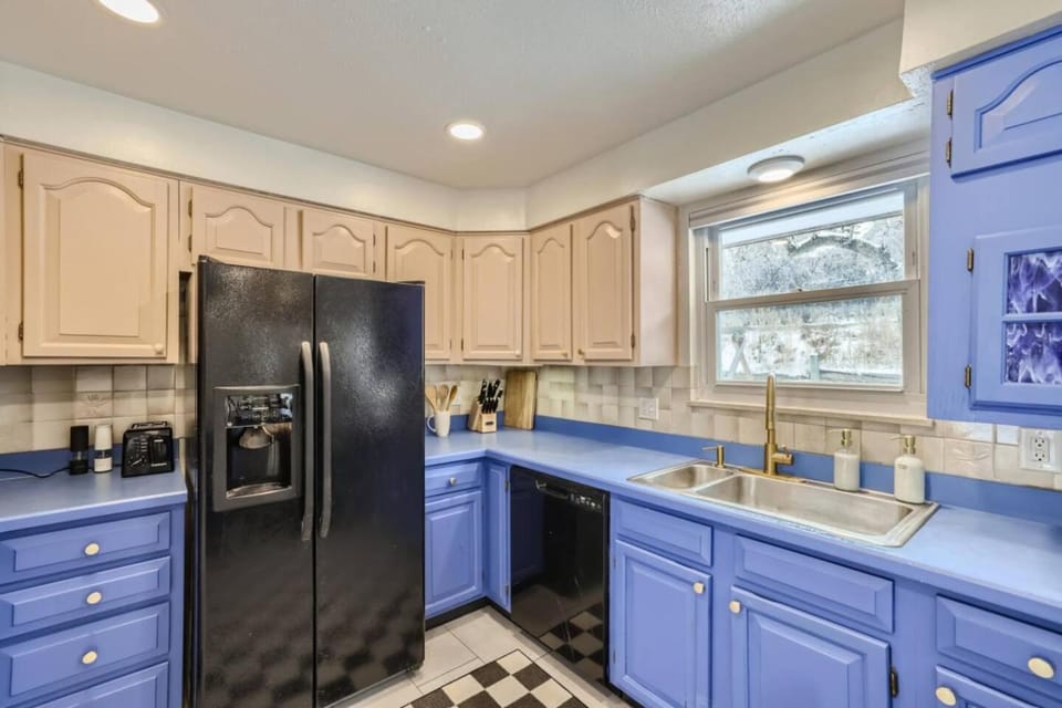 NEW! Comfy BR | Near NLR | Utilities Included Vacation rental in Lakewood