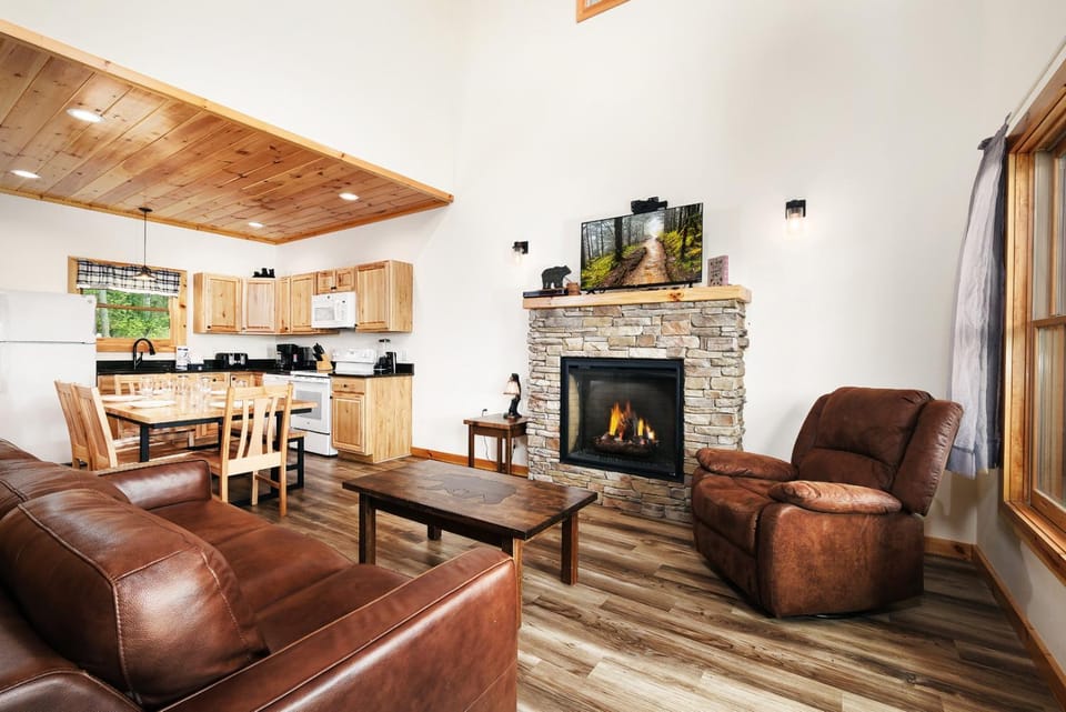 Smokey's Hideaway Your Secret in the Smokies Chalet in Sevierville