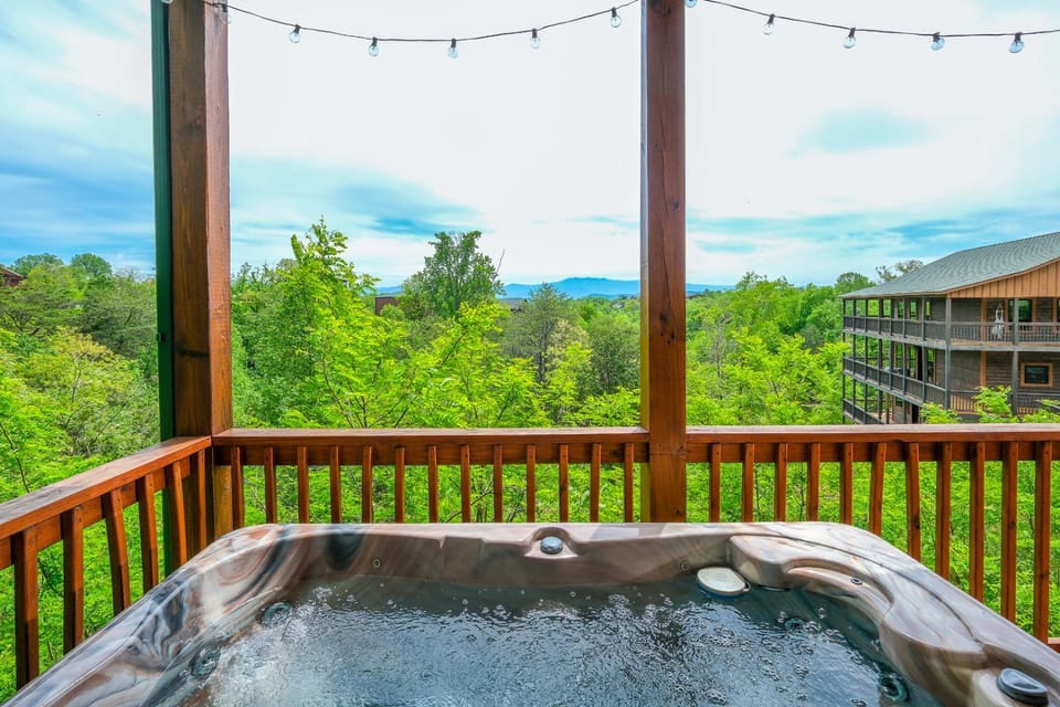 Smokey's Hideaway Your Secret in the Smokies Chalet in Sevierville