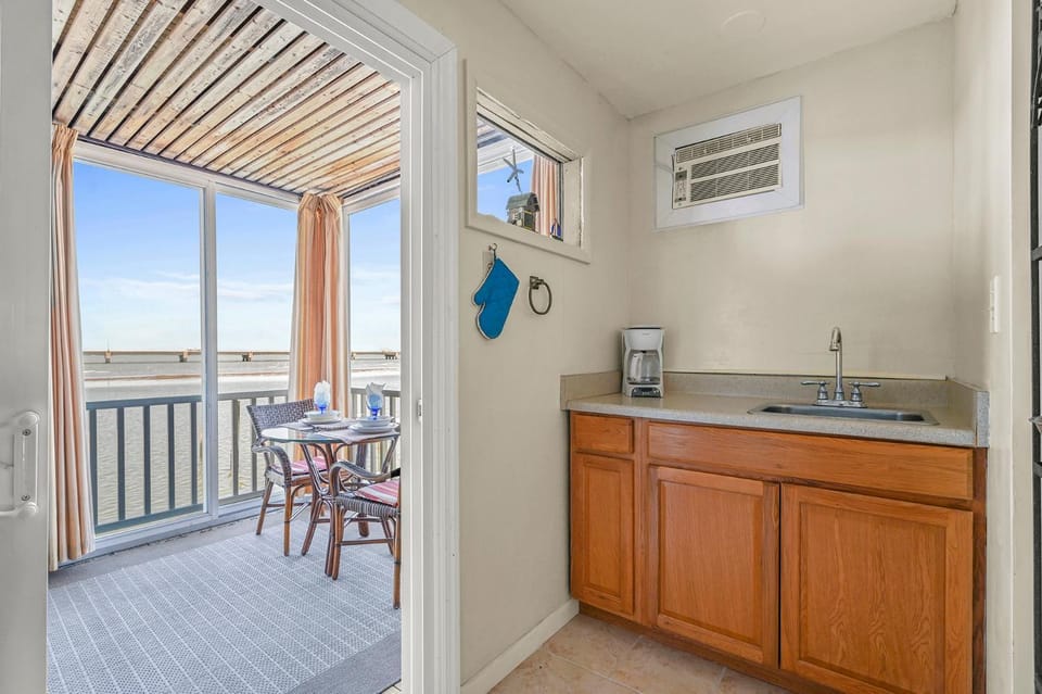 Lovers Lane Apartment in Chincoteague Island