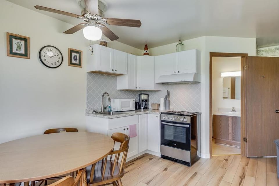 Assateague Inn 103-S Apartment in Chincoteague Island