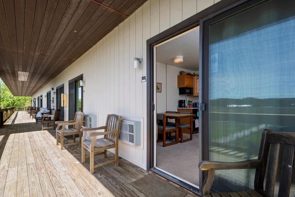 Assateague Inn 205-S Apartment in Chincoteague Island