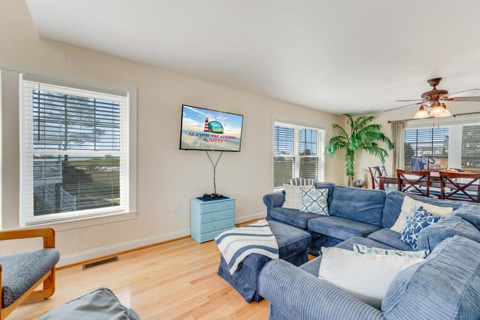 The Baywatch Bungalow House in Chincoteague Island