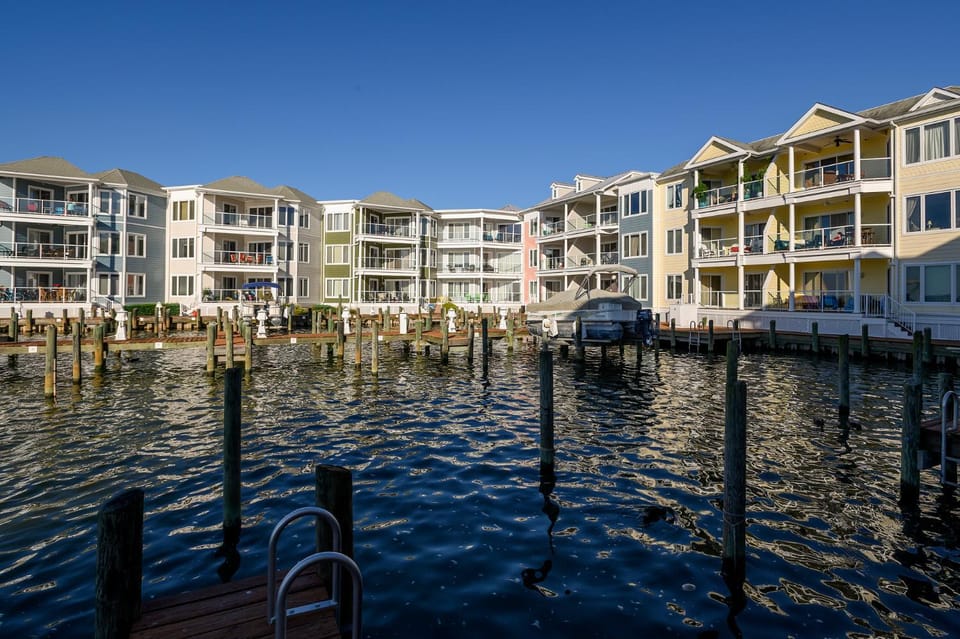Sunset Bay Villa 306 - Our Pleasure Apartment in Chincoteague Island