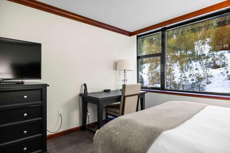 Everline Resort & Spa Palisades- Forest View House in Palisades Tahoe (Olympic Valley)