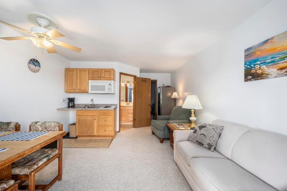 Assateague Inn 207-S Apartment in Chincoteague Island