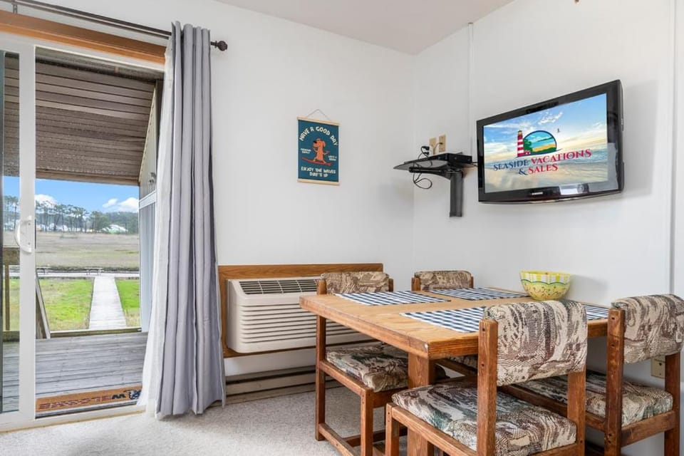 Assateague Inn 207-S Apartment in Chincoteague Island