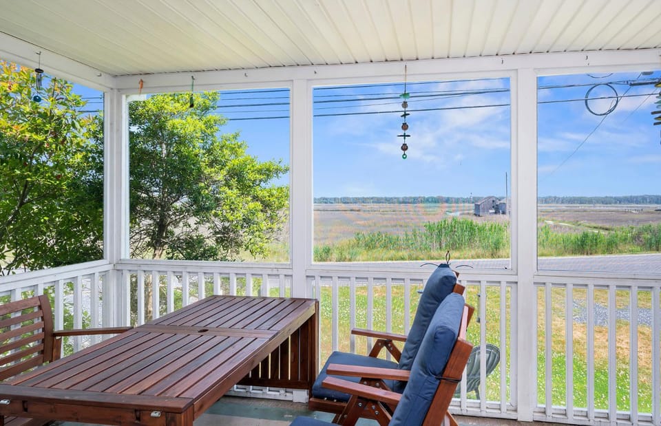 Lighthouse Overlook House in Chincoteague Island