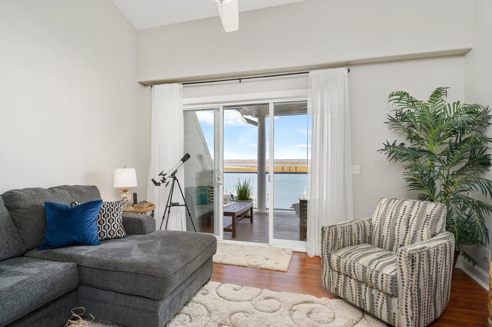 Sunset Bay Villa 310 - Nauti Girl Apartment in Chincoteague Island