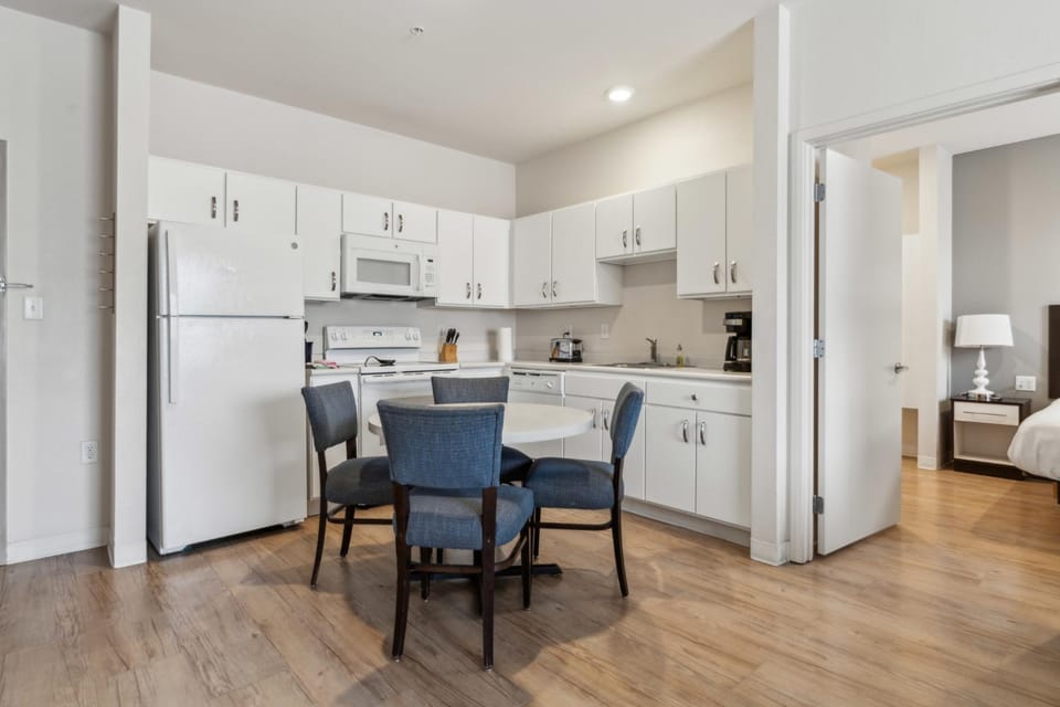 Simplicity At the Rim 1116 Apartment in San Antonio