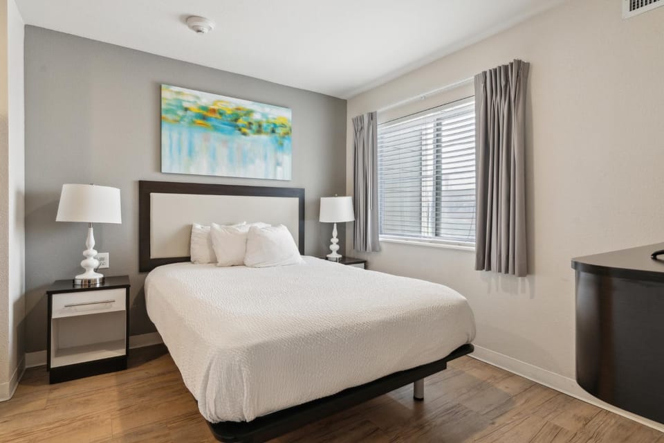 Simplicity At the Rim 1206 I Comfy 2 Bed 2 Bath Apartment in San Antonio
