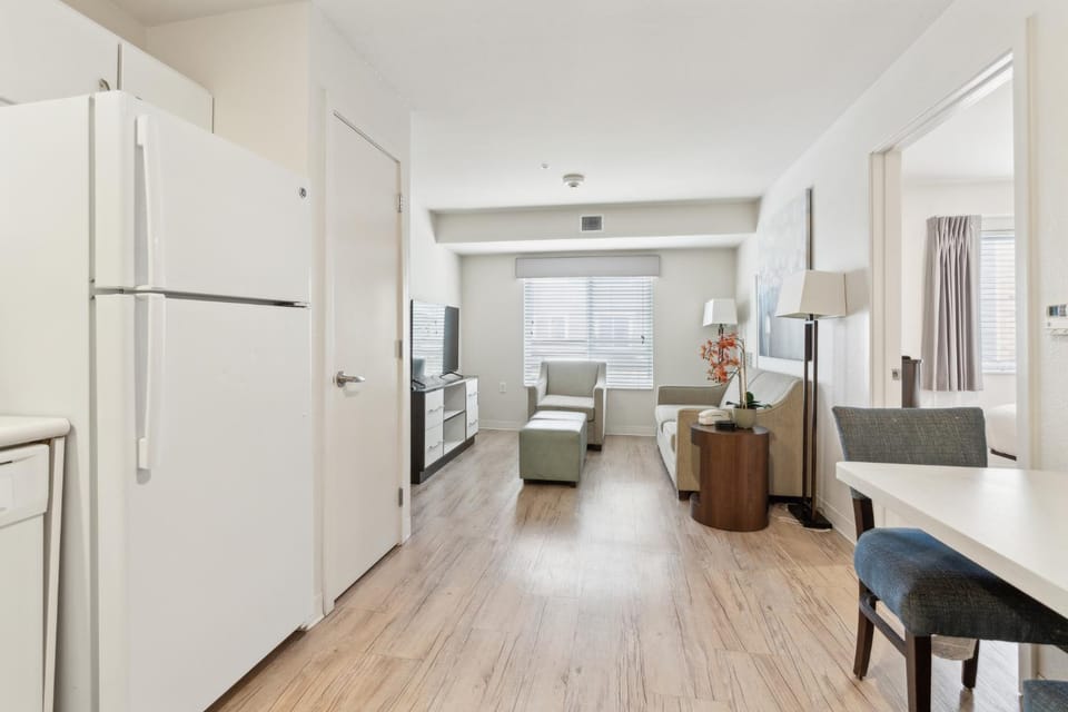 Simplicity At the Rim 1219 I Spacious 1 Bed 1 Bth Apartment in San Antonio