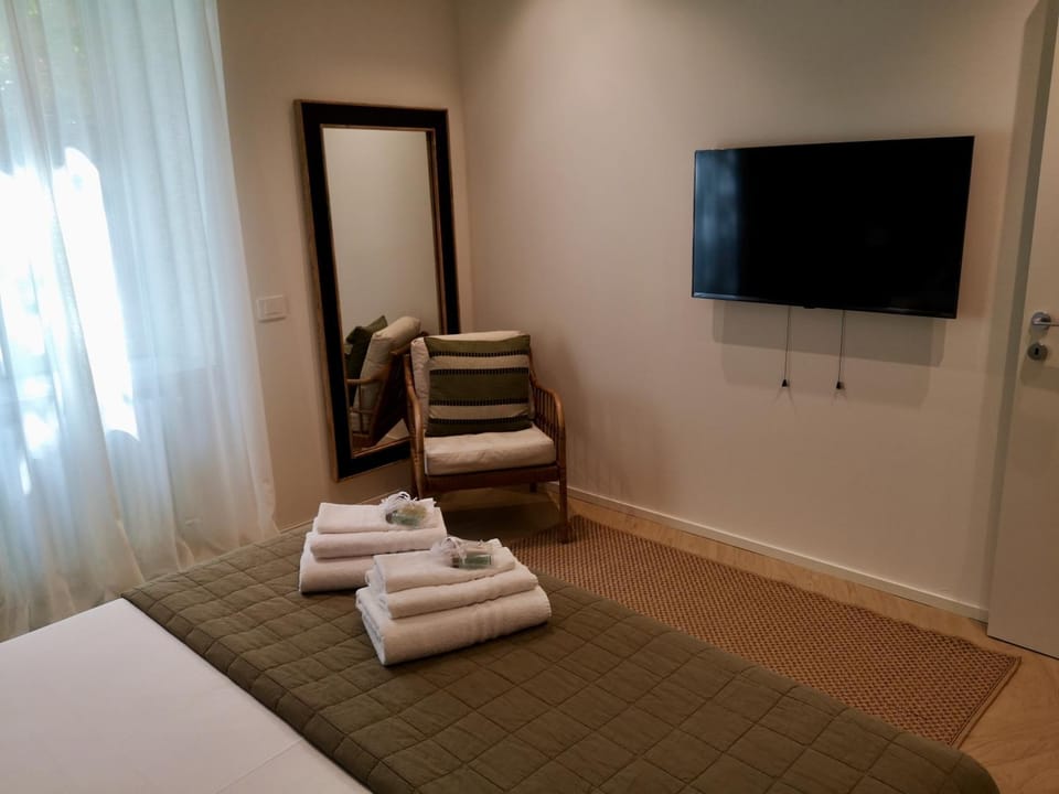 TV and multimedia, Bedroom, towels