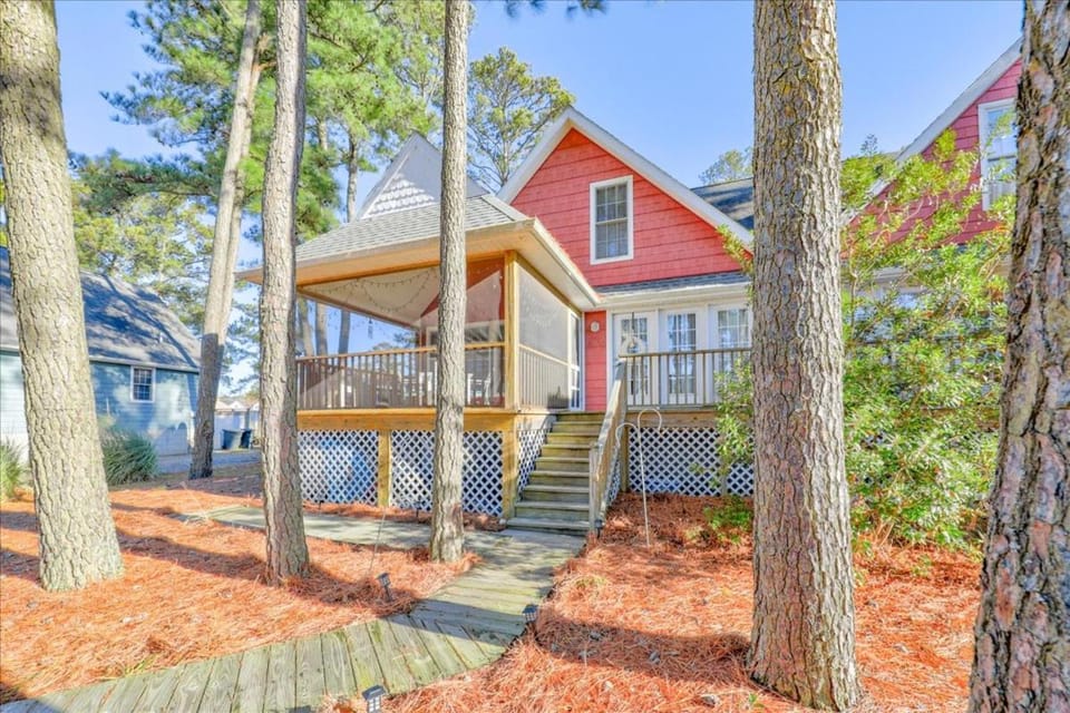 Whispering Pines House in Chincoteague Island