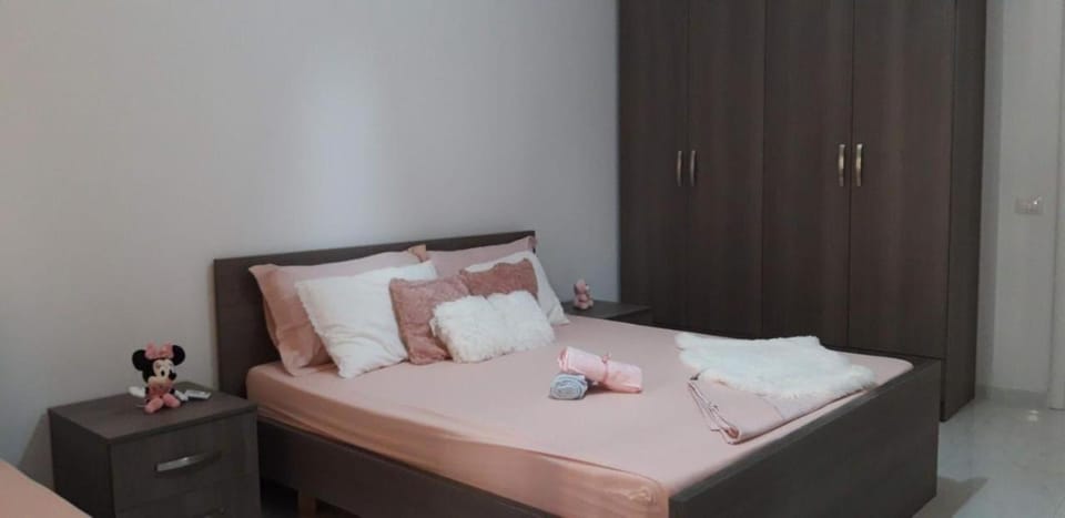 Bed, Photo of the whole room, Bedroom, towels, wardrobe