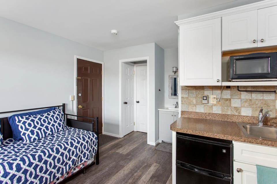 Assateague Inn 111-2R Apartment in Chincoteague Island