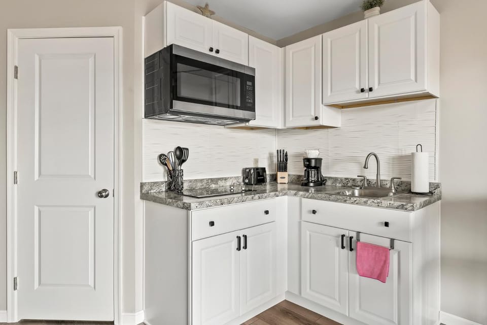 Assateague Inn 104-S Apartment in Chincoteague Island