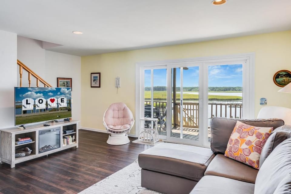 Duck Harbor at Waters Edge House in Chincoteague Island