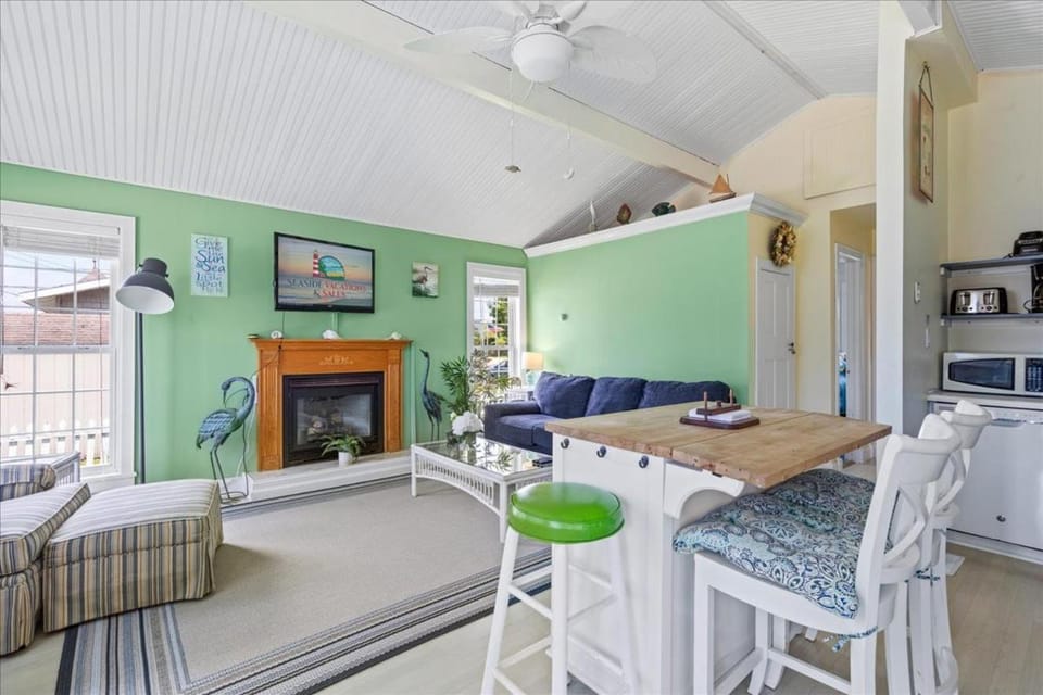 Deja Blue House in Chincoteague Island