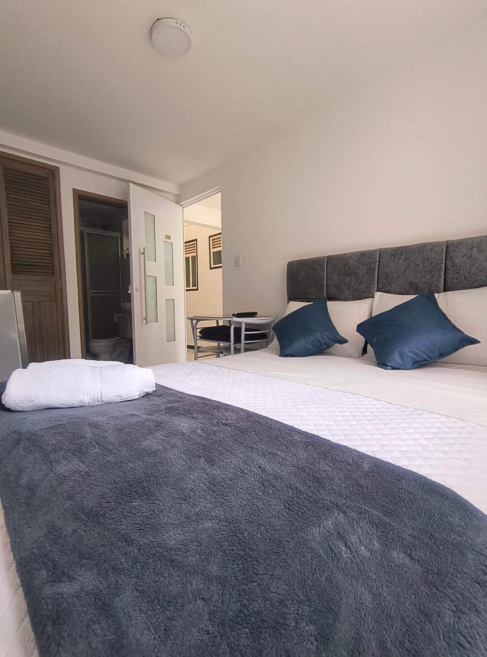 Photo of the whole room, Bedroom