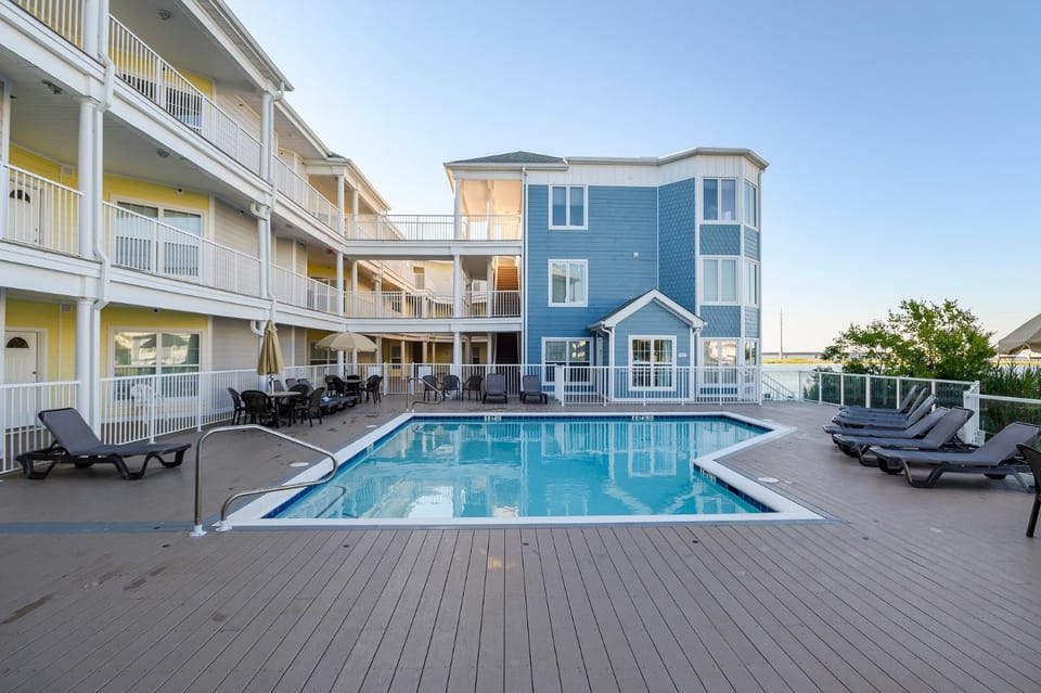 Sunset Bay Villa 110 - Hawks Nest Apartment in Chincoteague Island