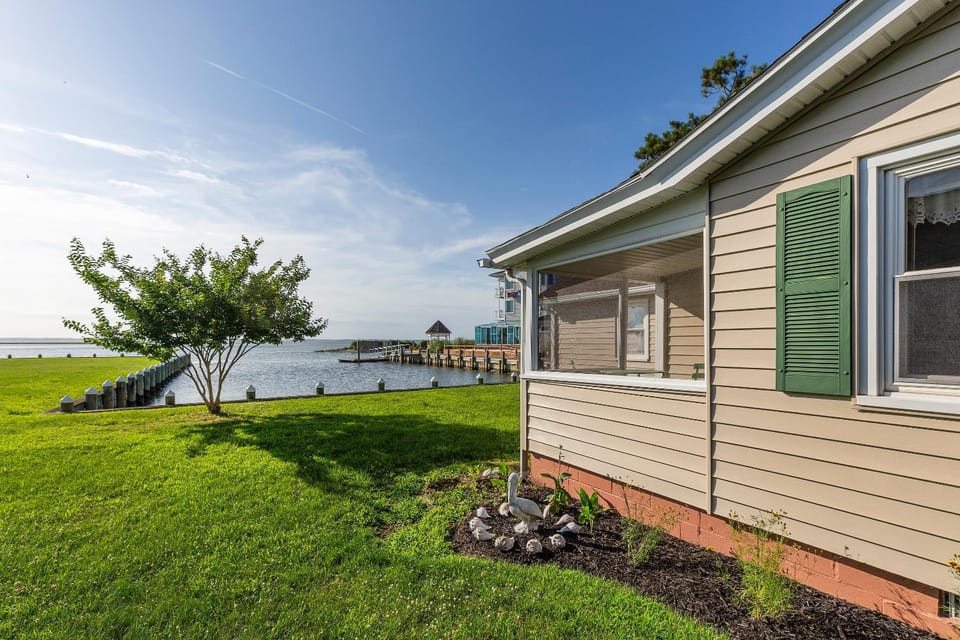 The C-Ray Cottage House in Chincoteague Island