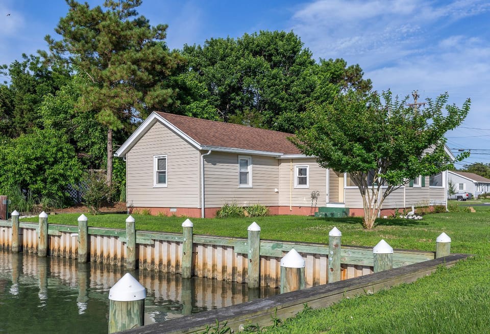 The C-Ray Cottage House in Chincoteague Island