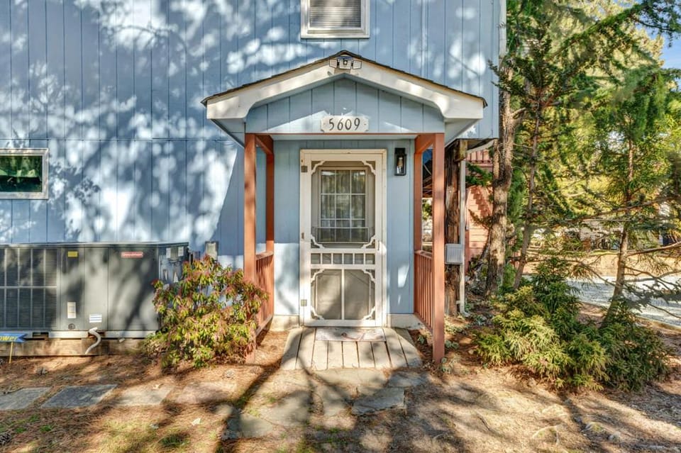 Oyster Bay Oasis House in Chincoteague Island