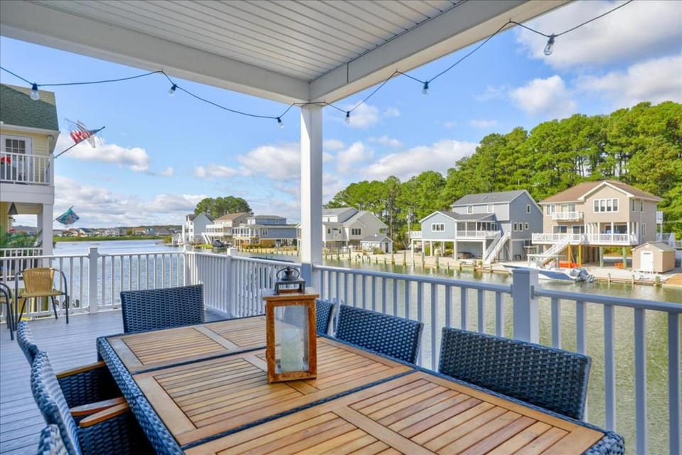 Coastal Crab House in Chincoteague Island