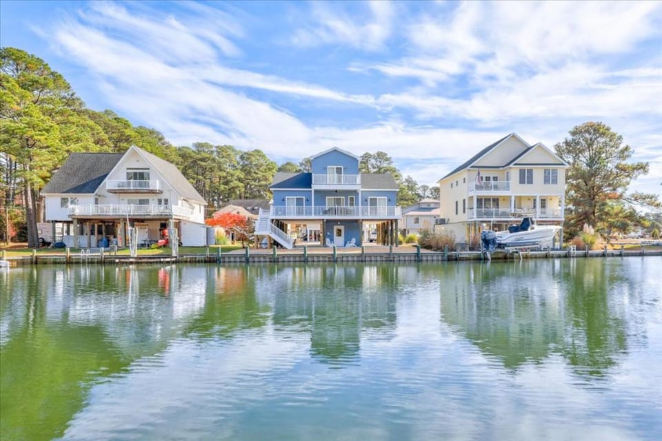 Coastal Crab House in Chincoteague Island