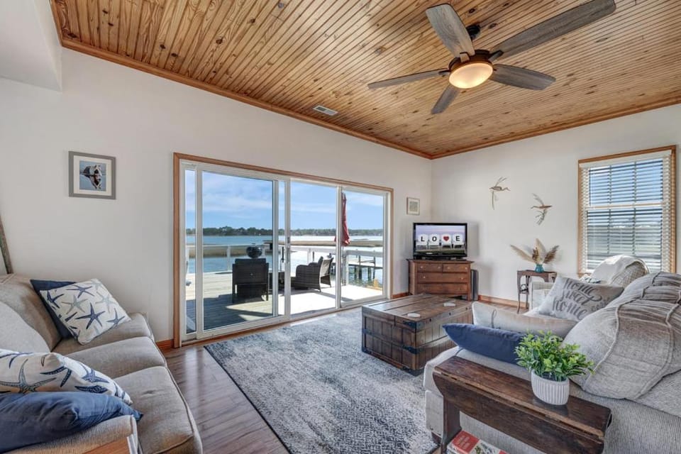 Coastal Retreat House in Chincoteague Island