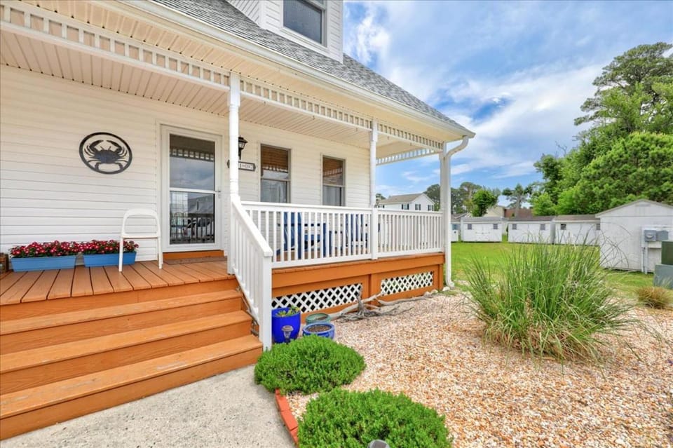 The Mermaid Lounge House in Chincoteague Island