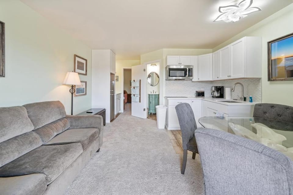Assateague Inn 206-S Apartment in Chincoteague Island