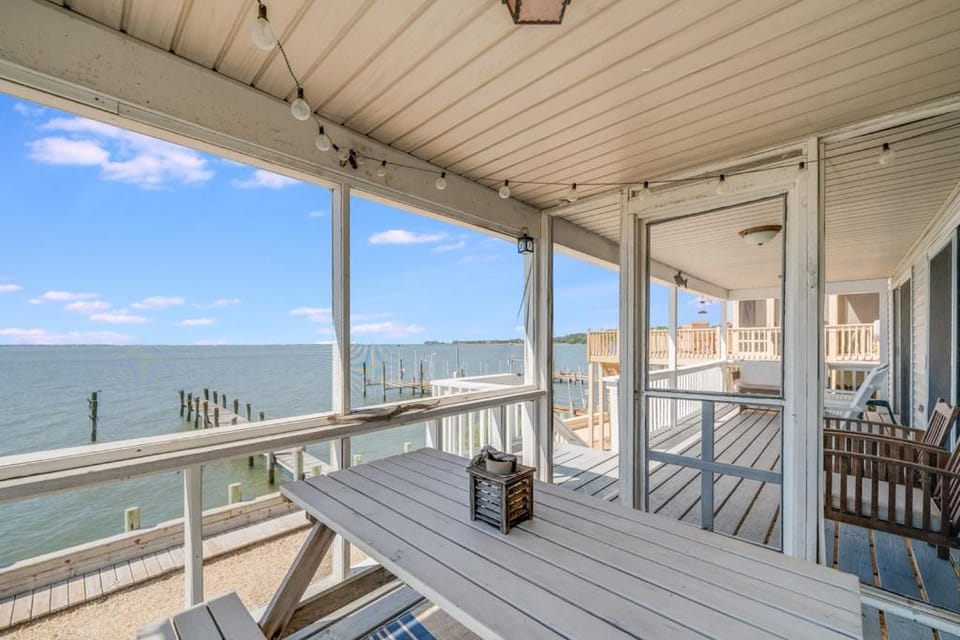 Patio, Day, Balcony/Terrace, Seating area, Lake view, Sea view