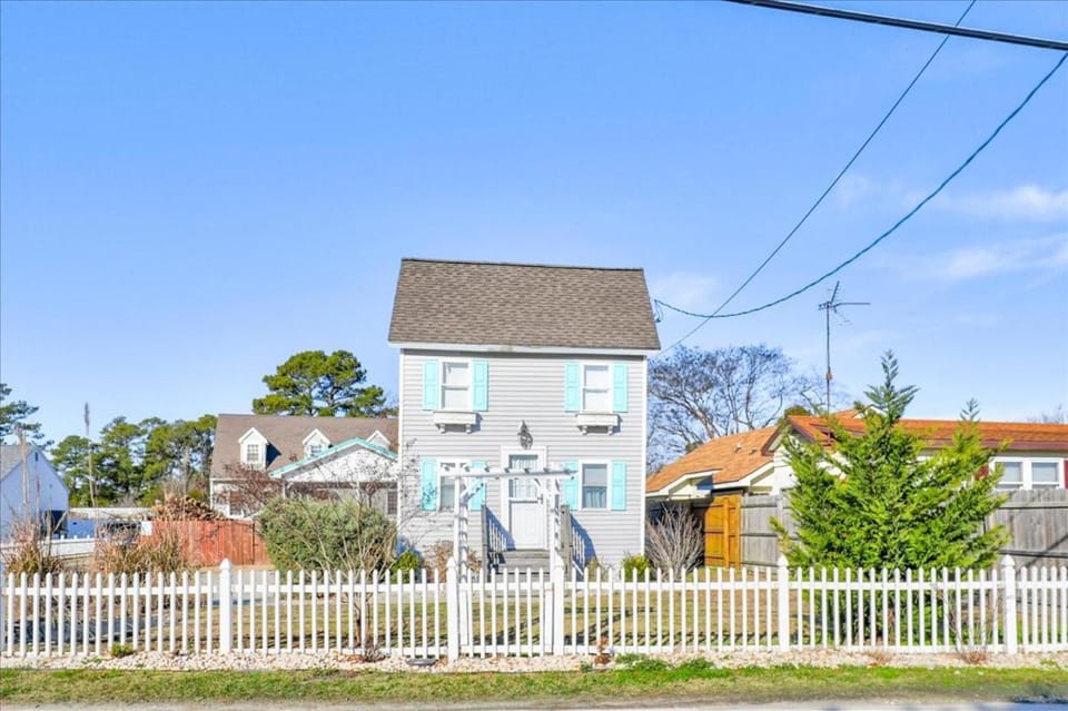 Avas Beach Cottage House in Chincoteague Island